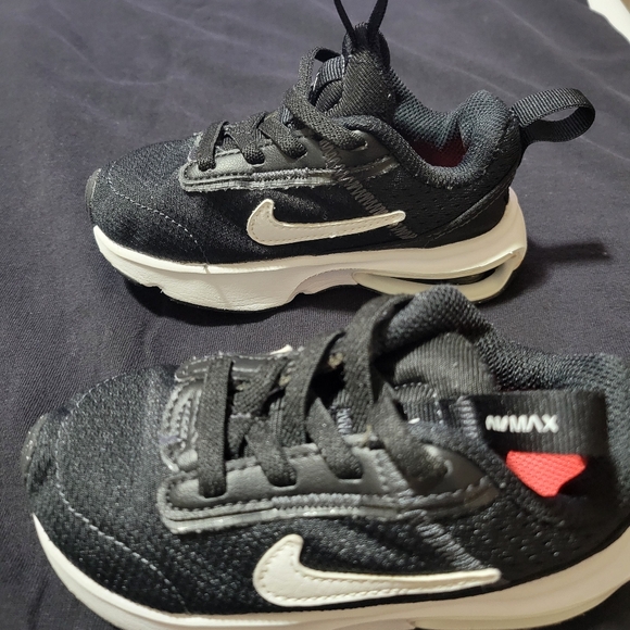 Nike AirMax - Picture 3 of 7